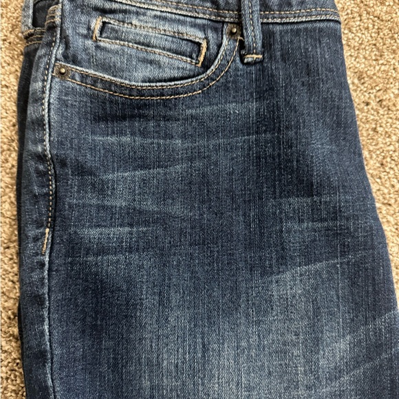 EUC Guess Women’s Low Rise Straight Grace Fit Blue Jeans Size 27 - Picture 7 of 8